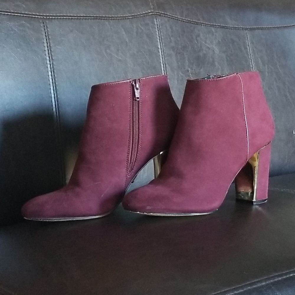 Lipsy Burgundy suede heels with gold accent